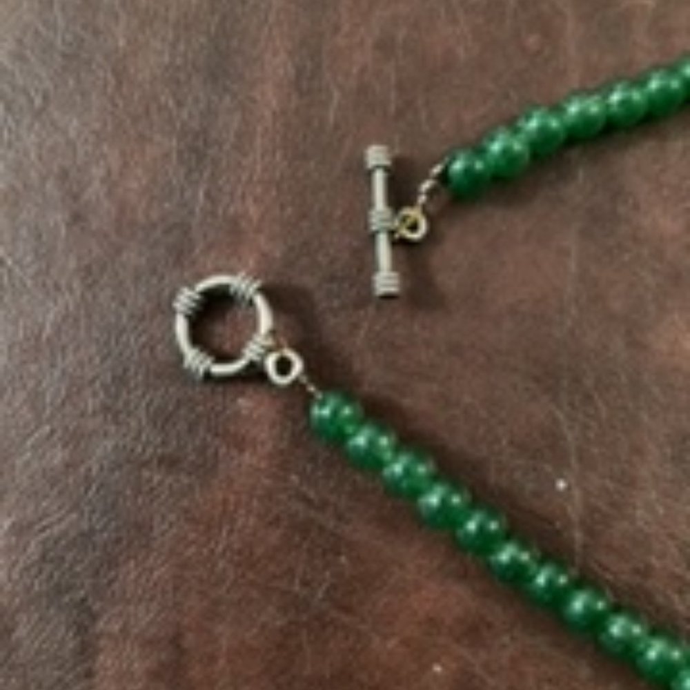 Vintage Green Beaded Necklace Handmade by an Argentine Designer - Picture 6 of 8